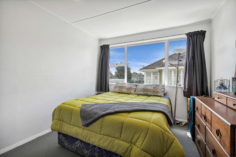 Photo of property in 6 Malone Place, Hawera, 4610