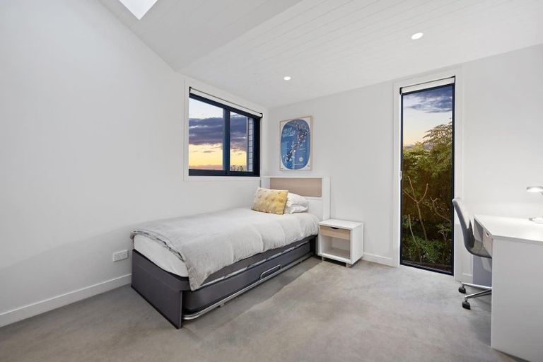 Photo of property in 24 Seacliffe Avenue, Belmont, Auckland, 0622