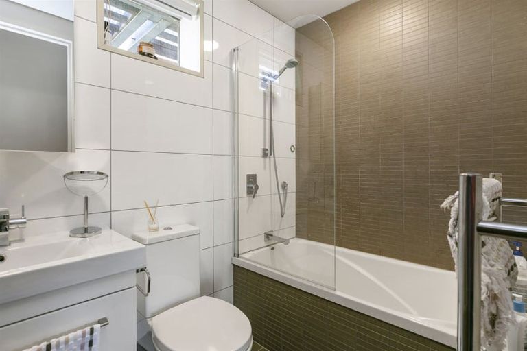 Photo of property in Revolucion Apartments, 405/28s Torrens Terrace, Mount Cook, Wellington, 6011