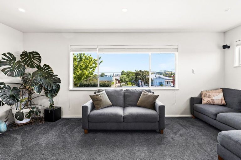 Photo of property in 33 Avenue Road, Greenmeadows, Napier, 4112