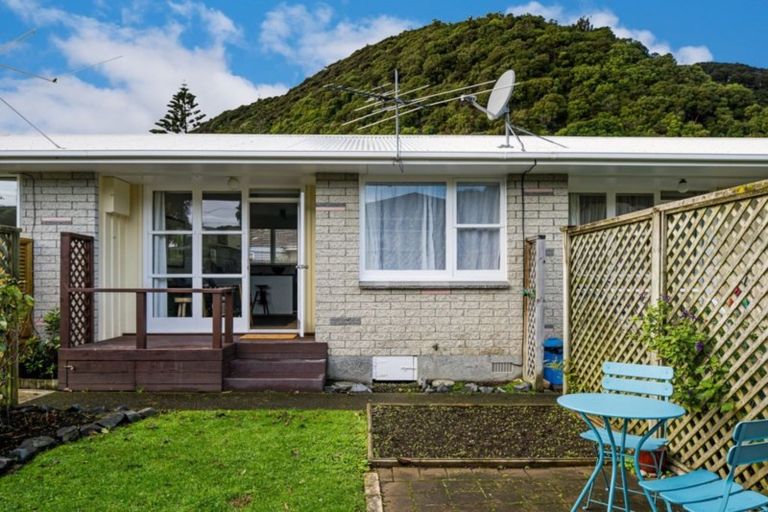 Photo of property in 8/238 Muritai Road, Eastbourne, Lower Hutt, 5013