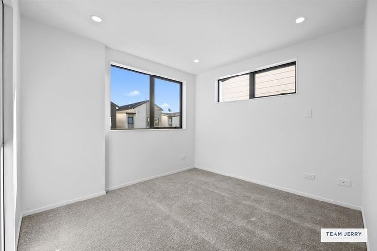 Photo of property in 30 Whare Kauri Road, Papakura, 2110