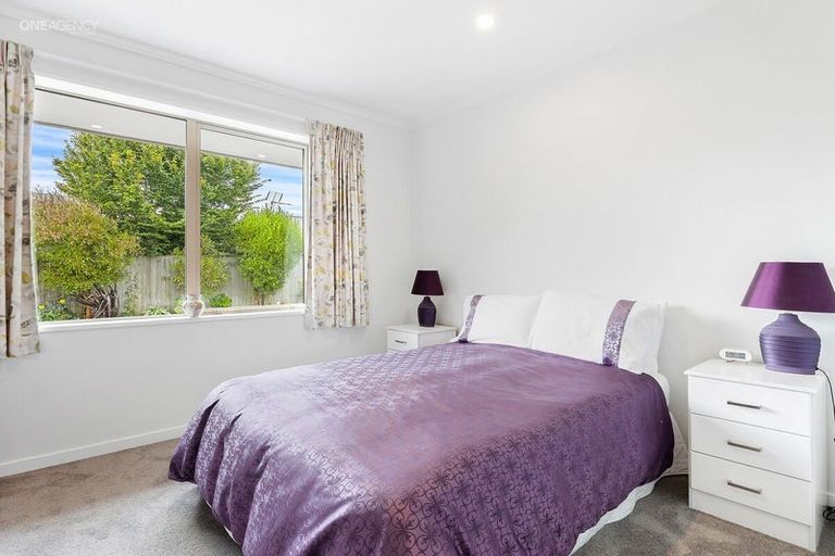 Photo of property in 8 Amy Place, Rangiora, 7400