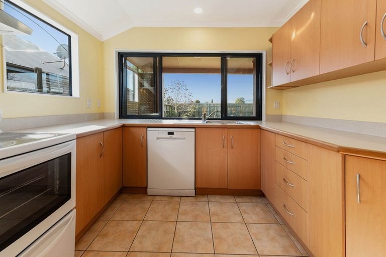 Photo of property in 19 Duggan Drive, Owhata, Rotorua, 3010