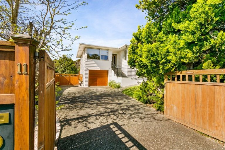 Photo of property in 11 Blakeborough Drive, Forrest Hill, Auckland, 0620