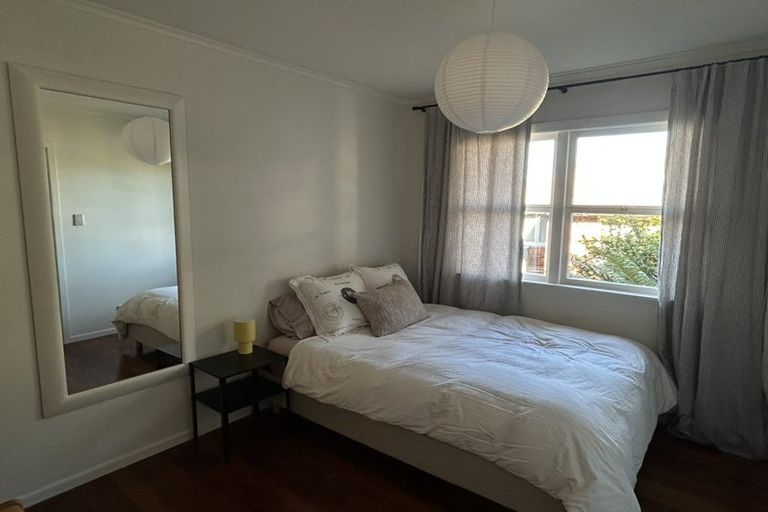 Photo of property in 2/65 Church Street, Devonport, Auckland, 0624