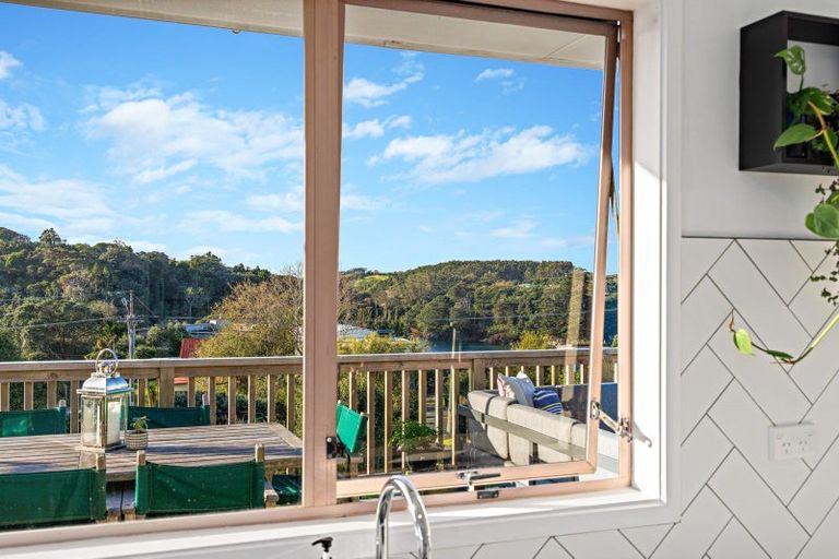 Photo of property in 18 Harbour View Road, Leigh, 0985