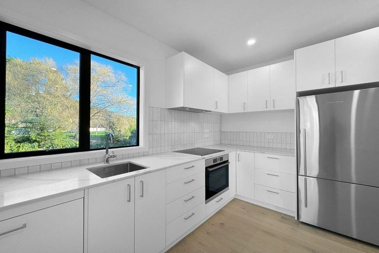 Photo of property in 4/323 Riverside Drive, Waterloo, Lower Hutt, 5011