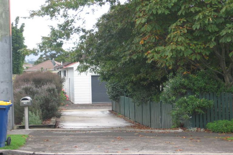 Photo of property in 3 Rosier Road, Glen Eden, Auckland, 0602