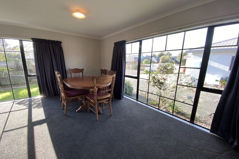 Photo of property in 8 Tiraumea Street, Palmerston North, 4410