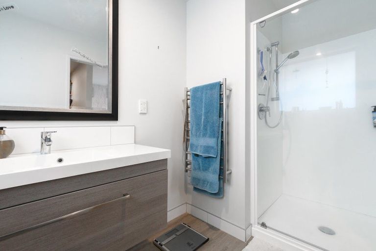 Photo of property in 32 Fairfax Crescent, Pyes Pa, Tauranga, 3112