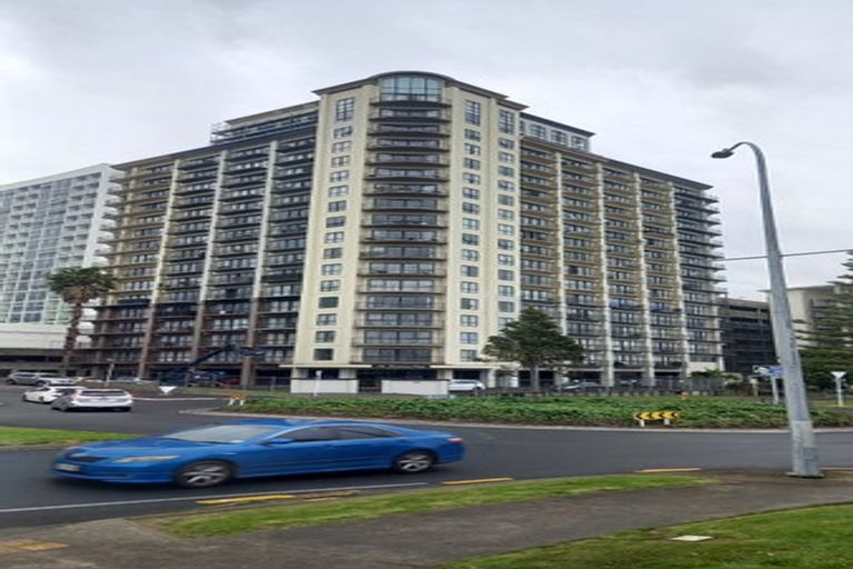 Photo of property in The Rennaissance, 5j/18 Ronwood Avenue, Manukau, Auckland, 2104