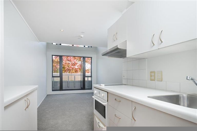 Photo of property in 12b/30 Westward Ho, Glen Eden, Auckland, 0602