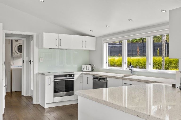 Photo of property in 6 Scenic Heights, Acacia Bay, Taupo, 3330