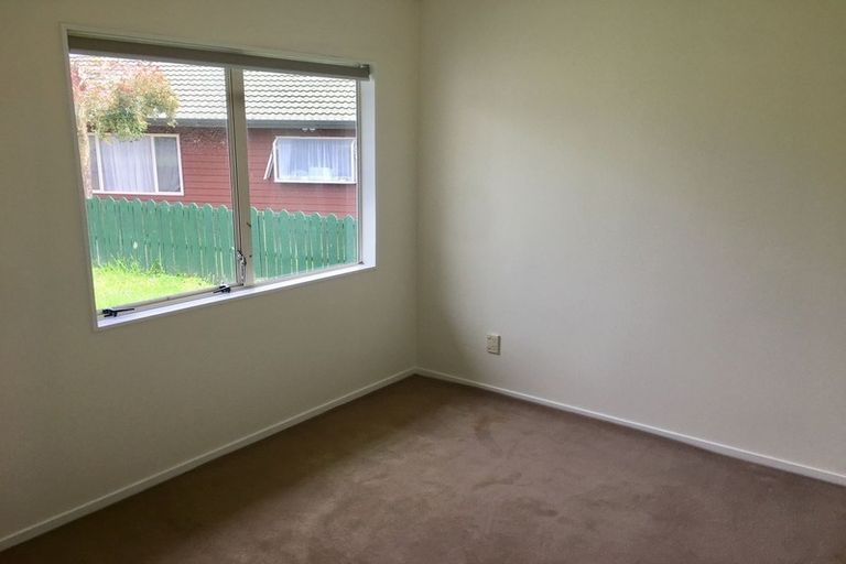 Photo of property in 176 Burswood Drive, Burswood, Auckland, 2013