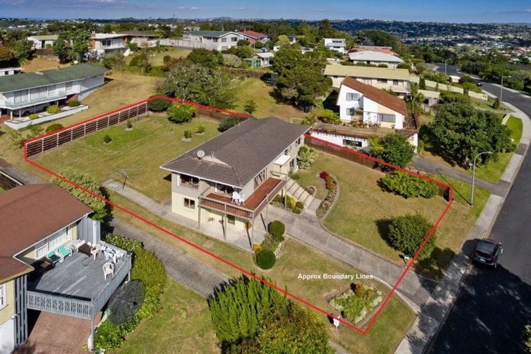 Photo of property in 16 Pemberton Avenue, Bayview, Auckland, 0629