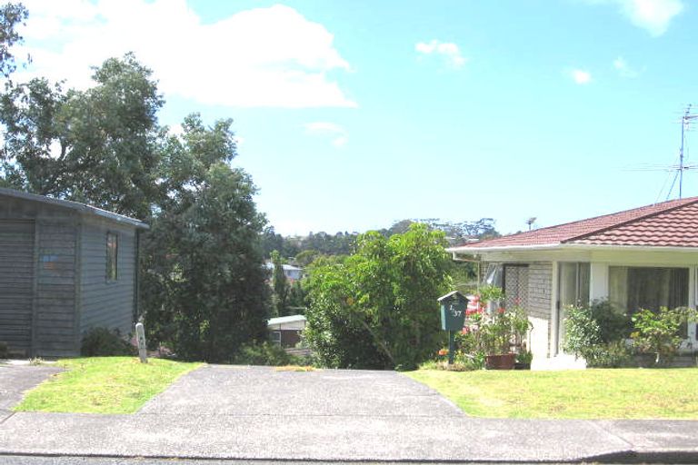 Photo of property in 2/37 Cockayne Crescent, Sunnynook, Auckland, 0620
