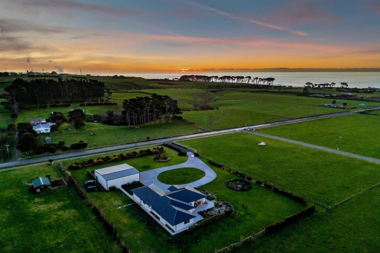 Photo of property in 60 Turangi Road, Motunui, Waitara, 4383