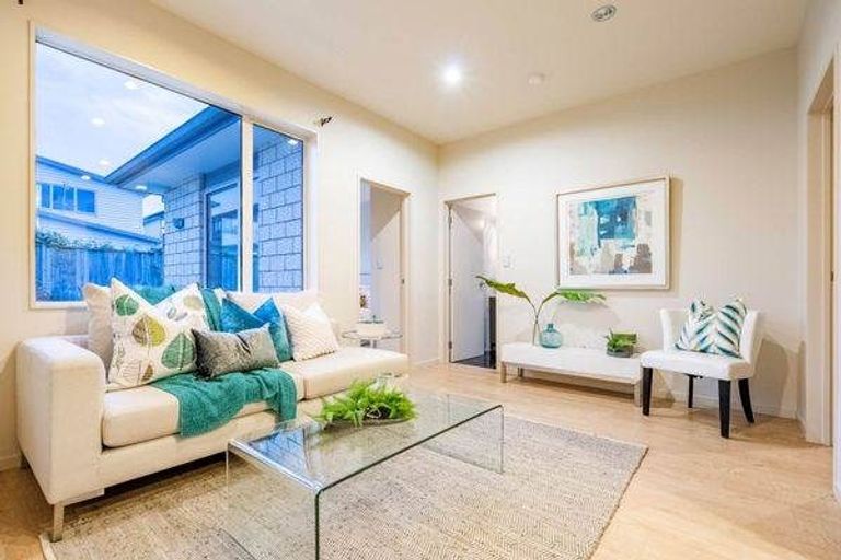 Photo of property in 22 Ballindrait Drive, Flat Bush, Auckland, 2019