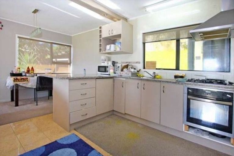 Photo of property in 16 Beaufort Place, Papatoetoe, Auckland, 2025