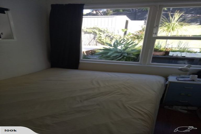 Photo of property in 9 Beaudine Avenue, Glenfield, Auckland, 0629