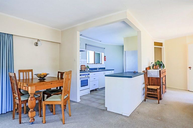 Photo of property in 23 Avondale Road, Taradale, Napier, 4112
