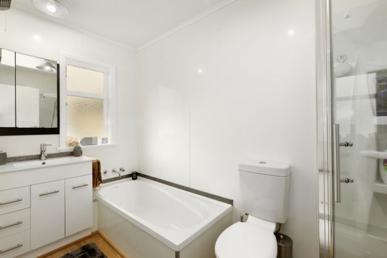 Photo of property in 34 Burnside Street, Waterloo, Lower Hutt, 5011