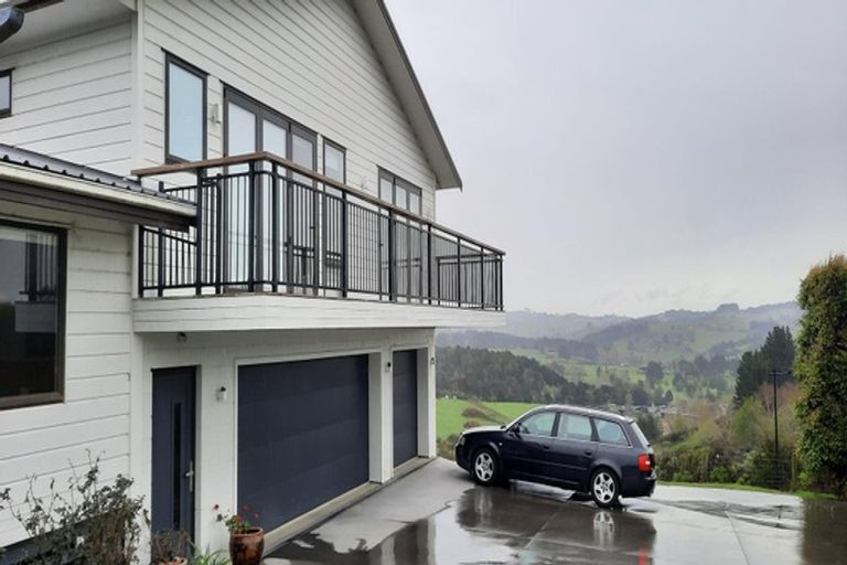 Photo of property in 6 Puketiro Road, Whitford, 2571