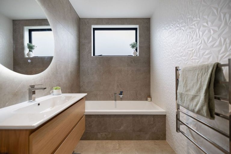 Photo of property in 72 Spur Ridge, Jacks Point, 9371