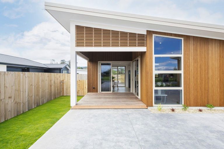 Photo of property in 23 Allan Avenue, Lytton West, 4071