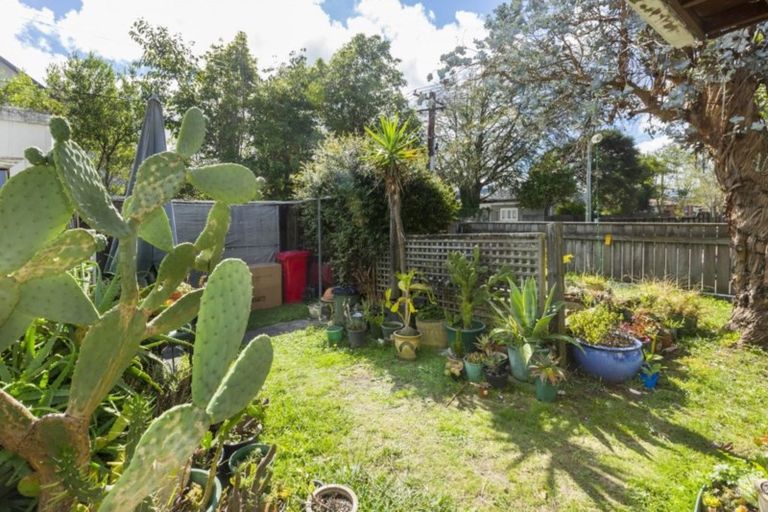 Photo of property in 8a Tawai Street, Trentham, Upper Hutt, 5018