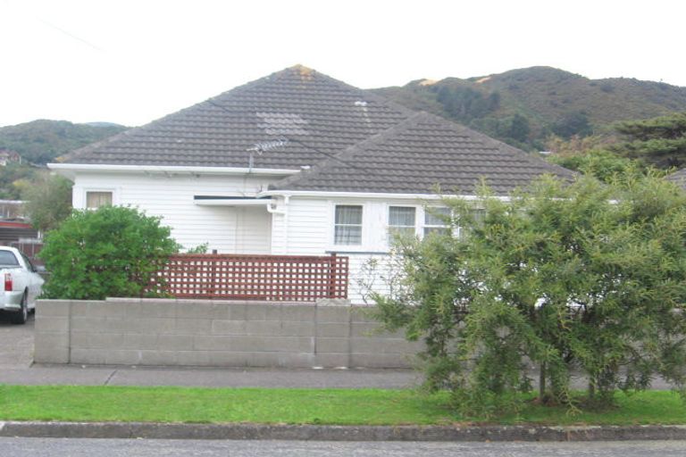 Photo of property in 8 Purser Grove, Fairfield, Lower Hutt, 5011