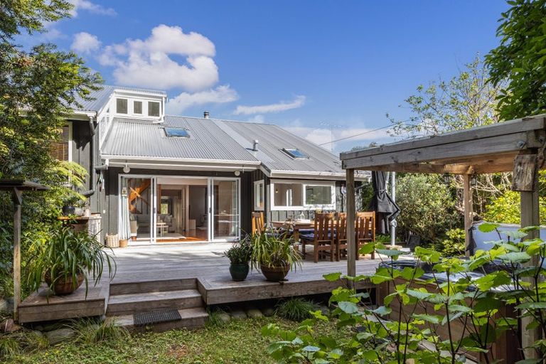 Photo of property in 264 Beach Road, Campbells Bay, Auckland, 0630