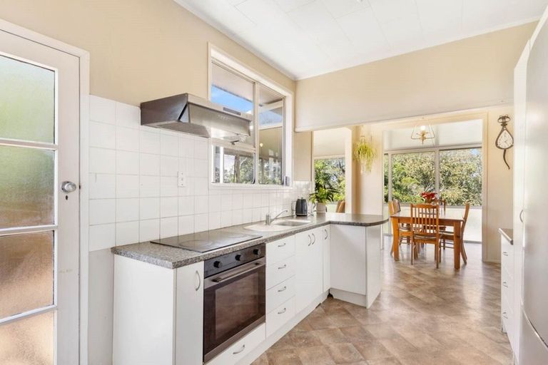 Photo of property in 24 Leaver Place, Weymouth, Auckland, 2103