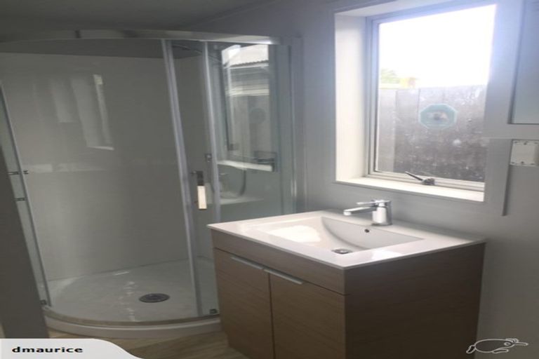 Photo of property in 9 Kambalda Street, Mangere Bridge, Auckland, 2022