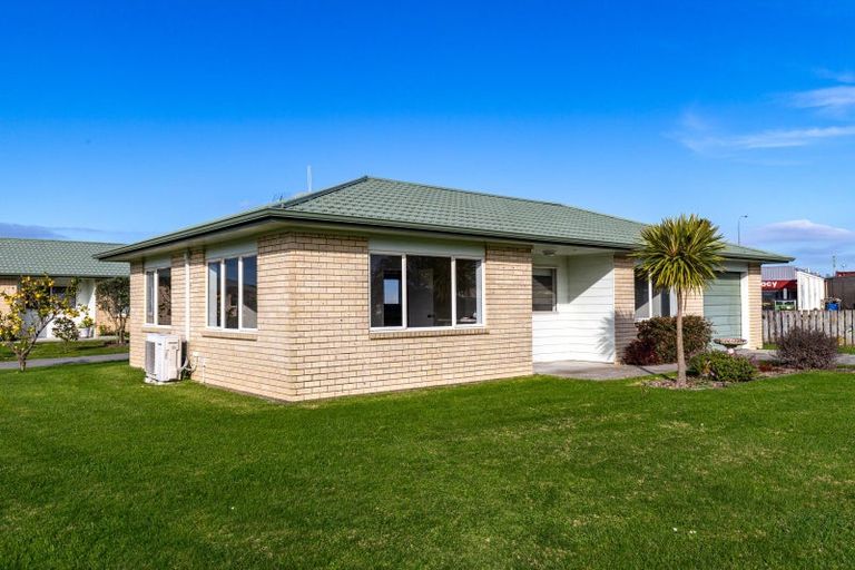 Photo of property in 8 Weddell Place, Ngatea, 3503