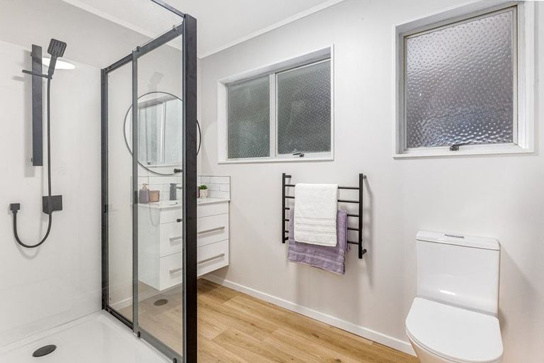 Photo of property in 214a Waddington Drive, Naenae, Lower Hutt, 5011