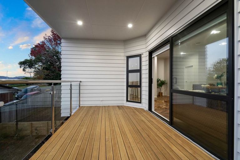 Photo of property in 4223b Great North Road, Glendene, Auckland, 0602