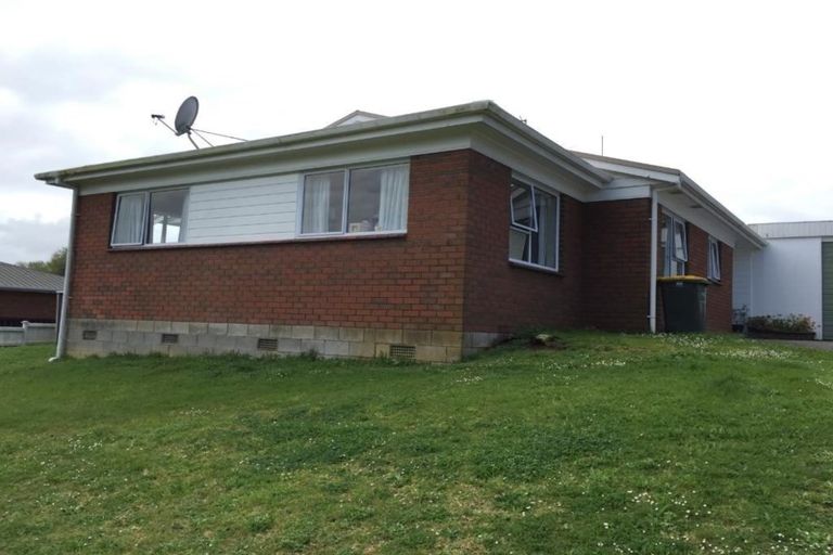 Photo of property in 3 Hawke Place, Pukekohe, 2120