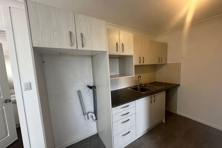 Photo of property in 16 Mangerton Lane, East Tamaki Heights, Auckland, 2016