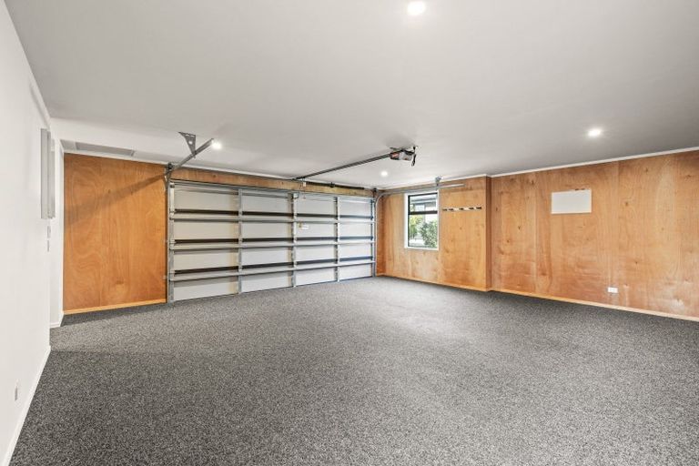 Photo of property in 2 Piper Way, Glen Avon, New Plymouth, 4312