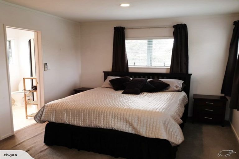 Photo of property in 73 Pemberton Avenue, Bayview, Auckland, 0629