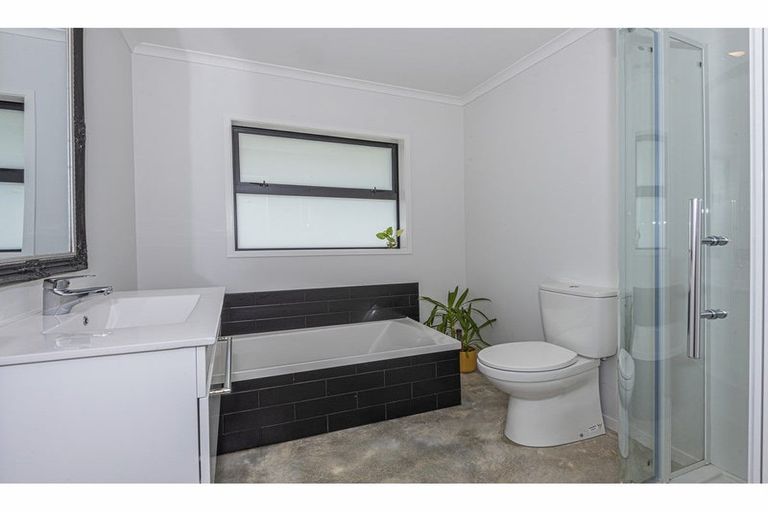 Photo of property in 4 Watercourse Way, Tikipunga, Whangarei, 0112