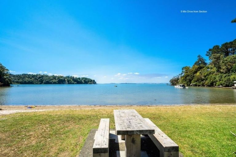 Photo of property in 47 Laingholm Drive, Laingholm, Auckland, 0604