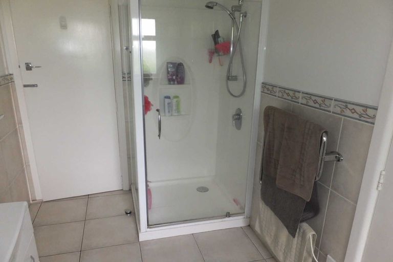 Photo of property in 5 Gladson Avenue, Sockburn, Christchurch, 8042