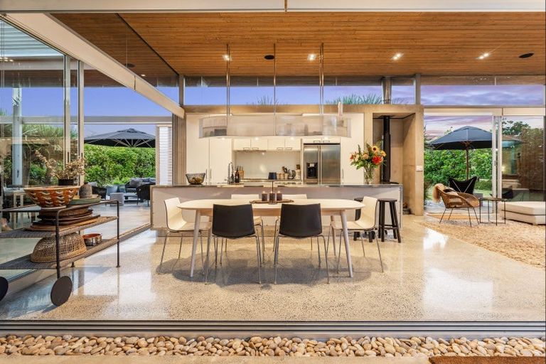 Photo of property in 64 Taumata Road, Omaha, 0986