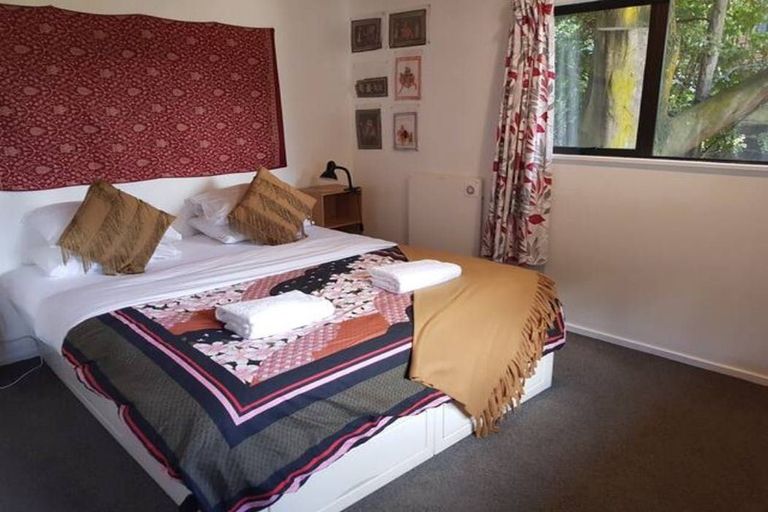 Photo of property in 26 Mackinnon Terrace, Sunshine Bay, Queenstown, 9300