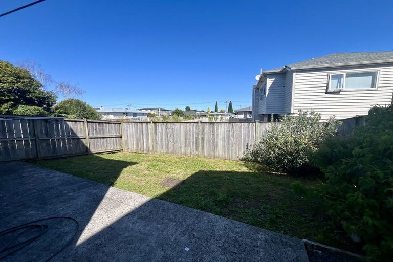 Photo of property in 21 Stitchbird Crescent, Papakura, 2110
