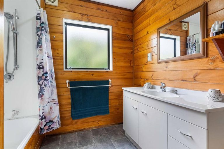 Photo of property in 121 Onemana Drive, Onemana, Whangamata, 3691