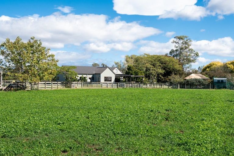 Photo of property in 14 Stock Road, Bridge Pa, Hastings, 4175